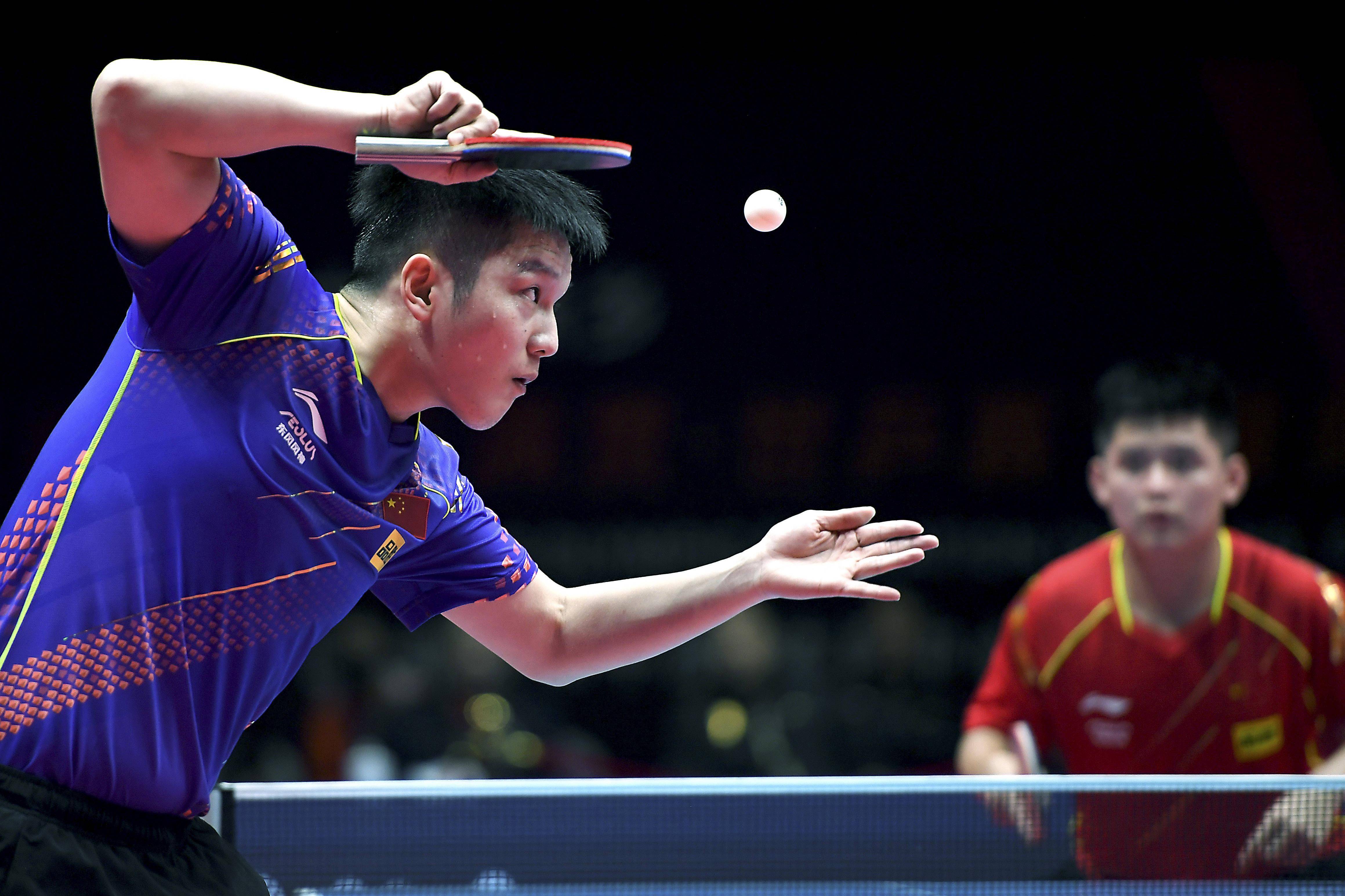 球员全力冲 球员全力冲