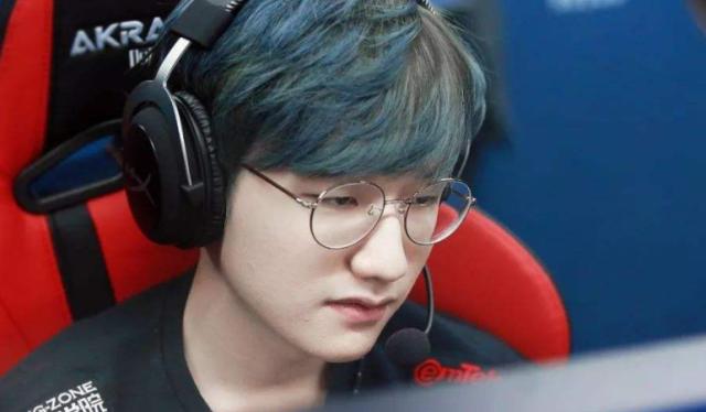 许多球迷对 许多球迷对